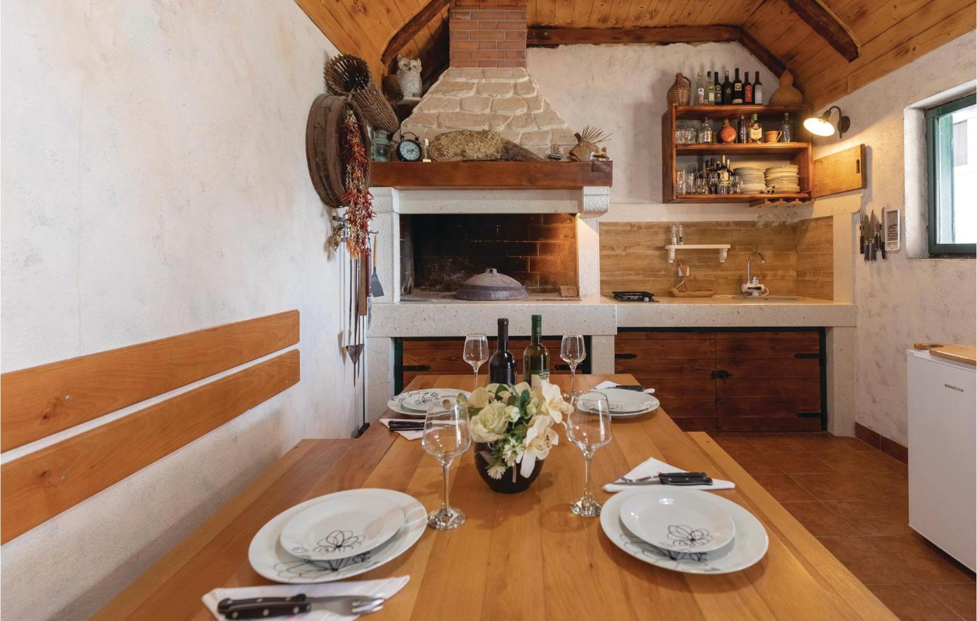 Nice Apartment In Blace With Wifi Esterno foto